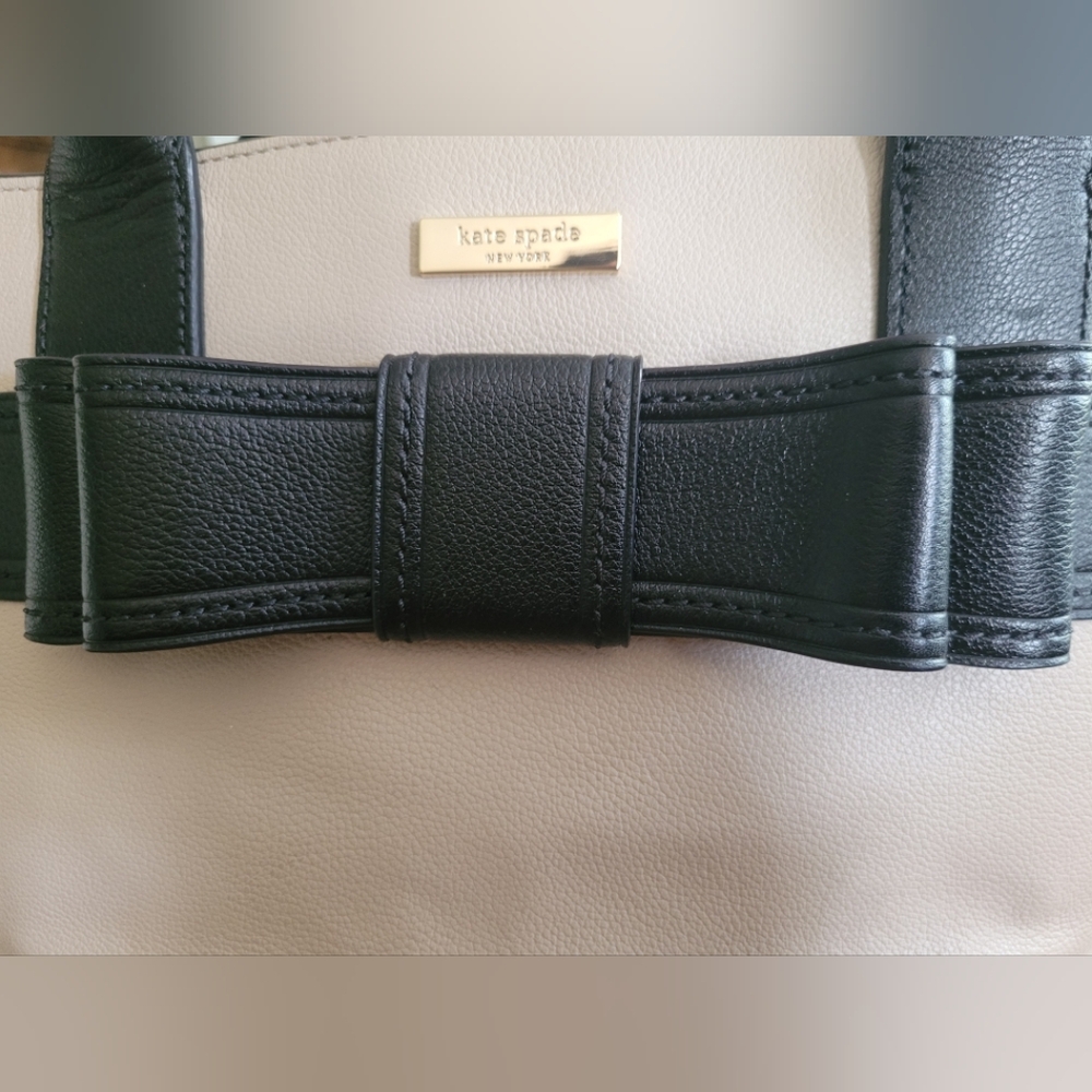 Kate Spade Black and Cream Bow Tote Bag - Picture 9 of 9